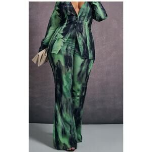 PRETTY LITTLE THING Plus Green Grunge Print Chiffon Flare Pants SIZE 12